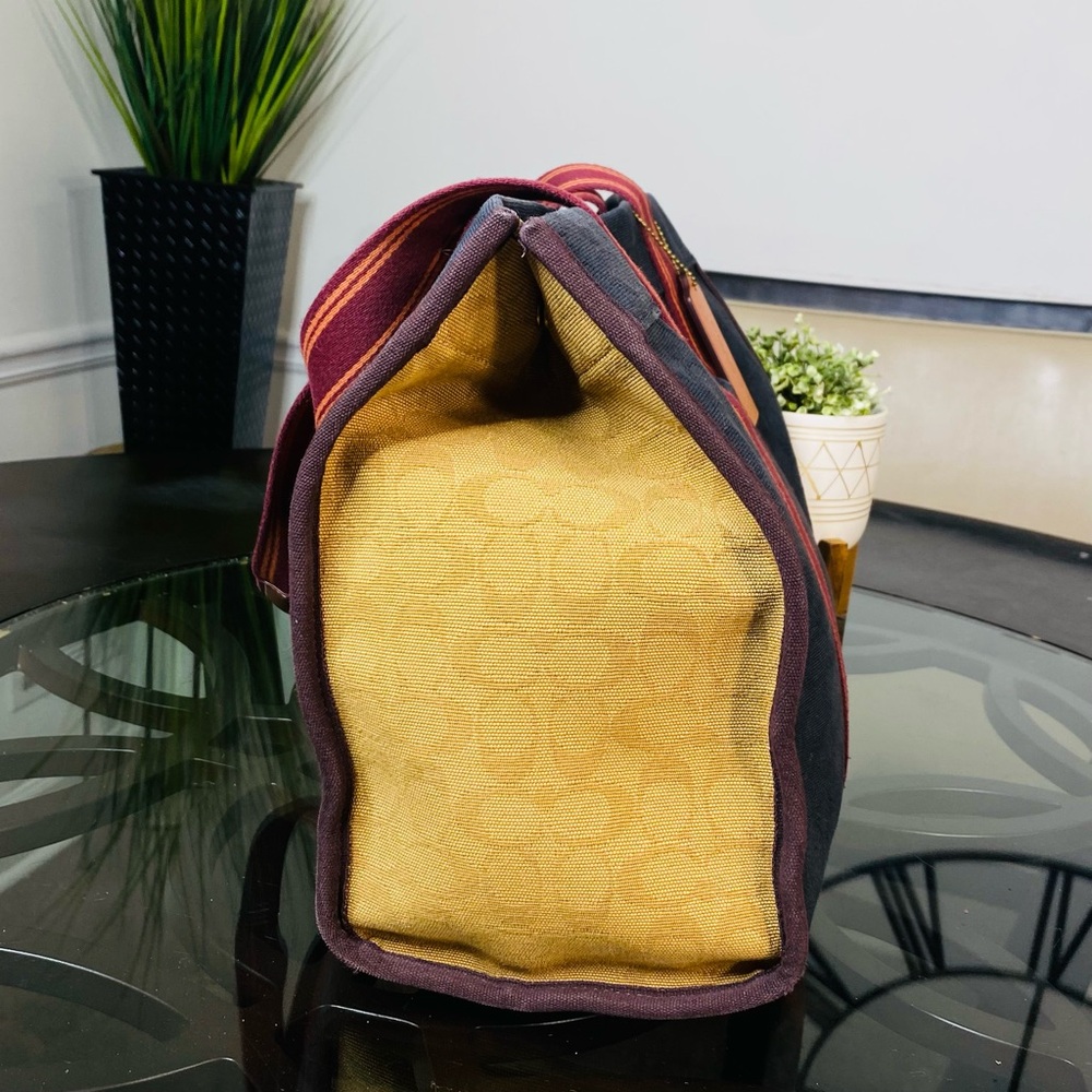 COACH Spin Tote 42 Signature Jacquard in Black/Red - Picture 6 of 12